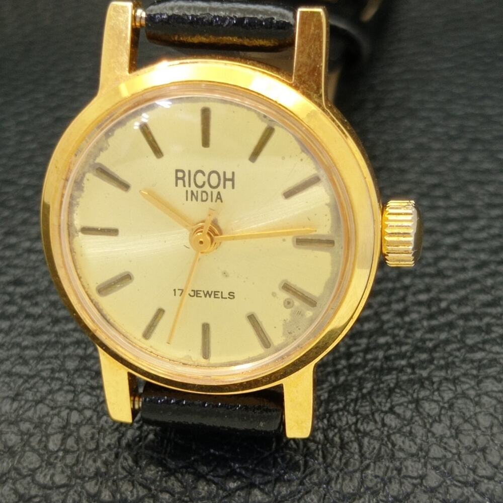 Vintage 1982 Ricoh Automatic Womans Gold Watch W/daydate & Gold accents - Picture 3 of 8
